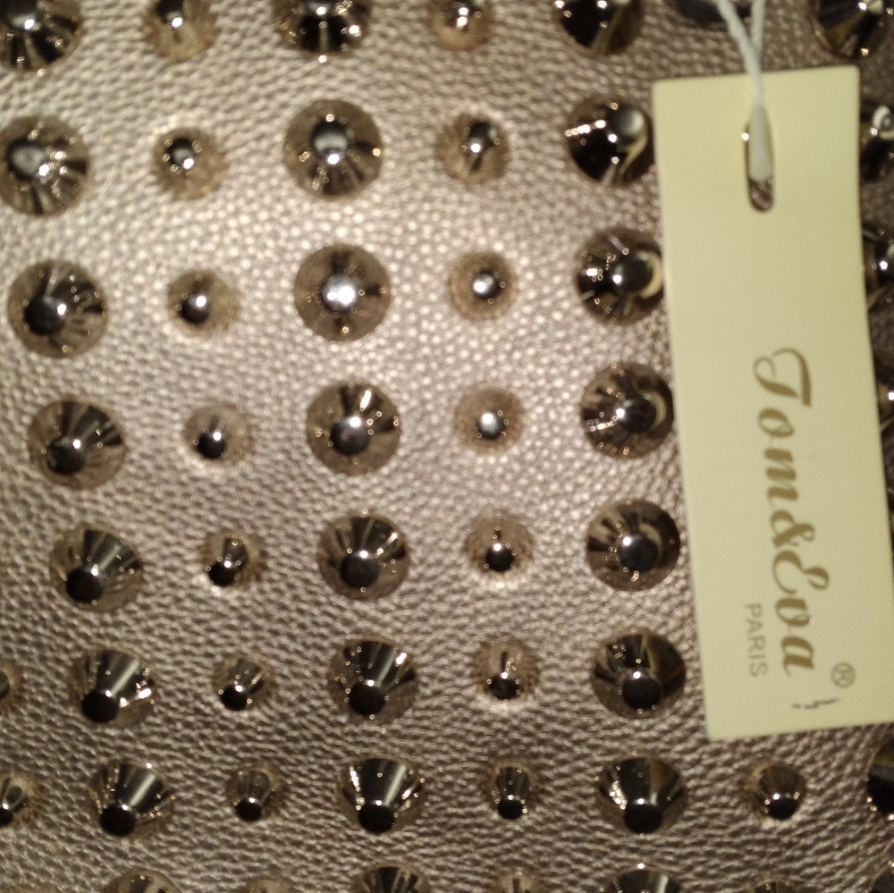 Purses - Picture 2 of 16